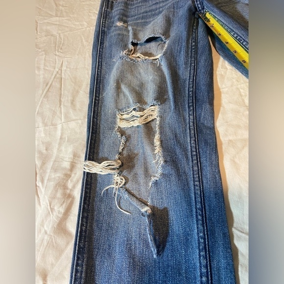 Hollister Jeans Womens Sz 26W x 27L Relaxed Fit Destructed Denim High rise Sz 3 - Picture 3 of 10
